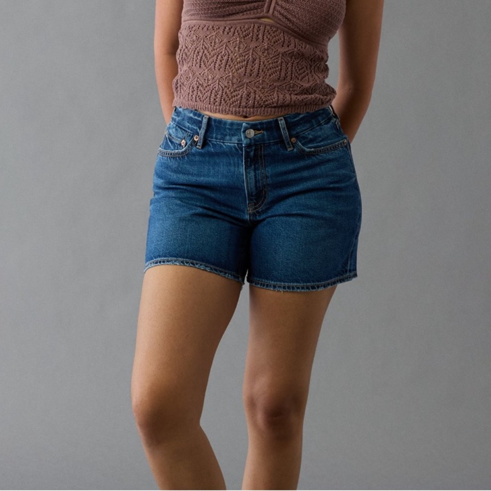 American Eagle 6" Strigid Curvy Super High Waisted Relaxed Jean Shorts